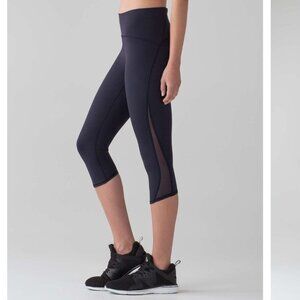 Lululemon Train Times Crop (17") Midnight Navy - Size 6  Blue Mesh Detail Capris